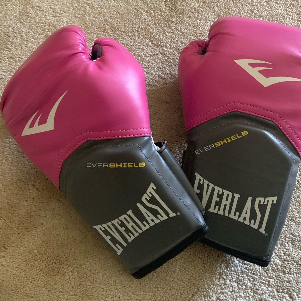 Everlast women’s pink Boxing Gloves